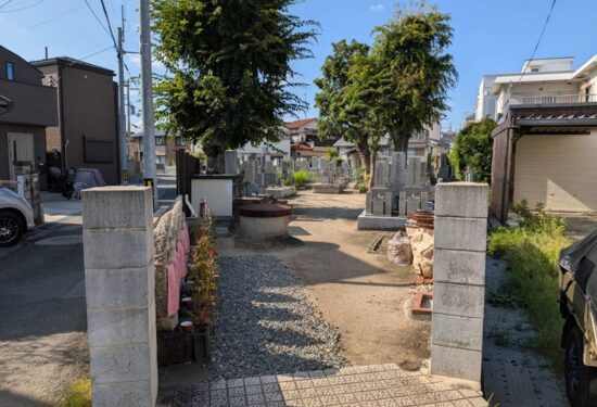 伊丹市 春日丘墓地のお墓じまい・更地返還工事なら｜完全自社施工のハナミズキ