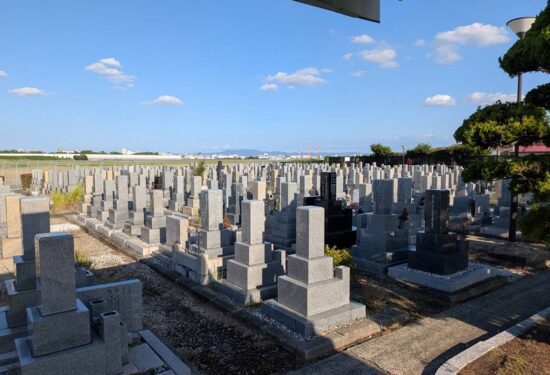 伊丹市営神津墓地のお墓じまい・更地返還工事なら｜完全自社施工のハナミズキ