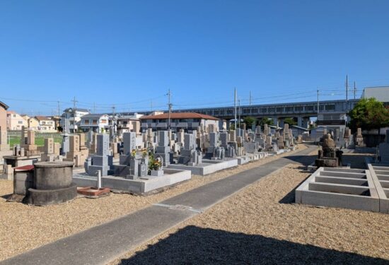 伊丹市 御願塚墓地のお墓じまい・更地返還工事なら｜完全自社施工のハナミズキ