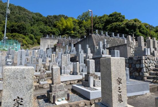 池田市 西秦共同墓地のお墓じまい・更地返還工事なら｜完全自社施工のハナミズキ